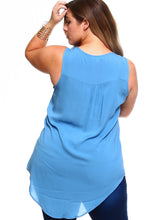 Women's Plus Size Sleeveless Button Pocket Top