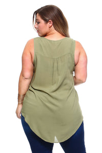 Women's Plus Size Sleeveless Button Pocket Top