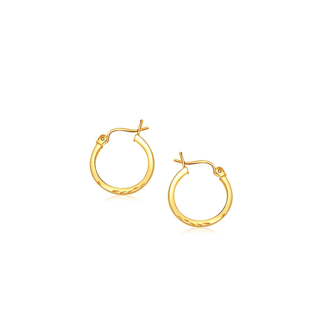 14k Yellow Gold Slender Hoop Earring with Diamond-Cut Finish (15mm Diameter)