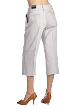 Larry Levine Front Button Stretch Capris