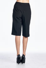 Larry Levine Stretch Capris with Zipper Pockets